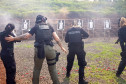 Policiais civis em treinamento de tiro