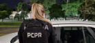 Policial civil paranaense fiscaliza veículo em ação conjunta com a PRF na Capital