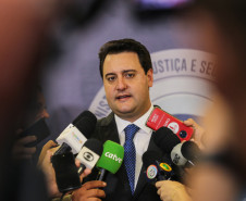 O Governador Ratinho Júnior concede entrevista a diversos veículos de imprensa