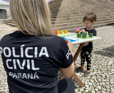 PCPR na Comunidade participa de evento de orientações a imigrantes e refugiados em Curitiba