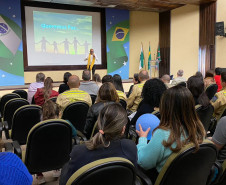 PCPR ministra palestras para mais de 3,1 mil pessoas no mês de setembro em todo Paraná    