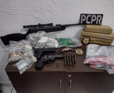 PCPR prende dois homens em flagrante por tráfico de drogas em Antonina 