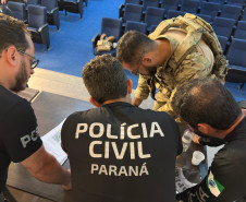 PCPR e PRF  prendem 12 pessoas em operação contra organização criminosa especializada em saques de cargas 