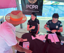 PCPR na Comunidade leva serviços de polícia judiciária para mais de 1,9 mil pessoas em Pinhais e Foz do Iguaçu