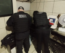 PCPR prende cinco pessoas em flagrante por tráfico de drogas em Cascavel