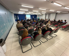 PCPR ministra palestra para estudantes em faculdade de Curitiba