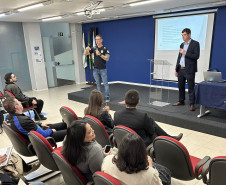 PCPR ministra palestra para estudantes em faculdade de Curitiba
