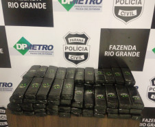 PCPR prende dupla suspeita de tráfico de drogas em Curitiba