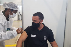 Mais de 1.200 policiais civis já foram imunizados no Paraná 