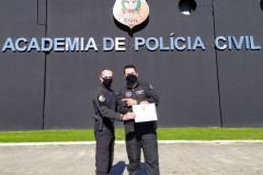Policial civil paranaense se forma como operador aerotático em SC