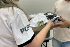 Polícia Civil entrega uniformes para os servidores do Verão Maior Paraná