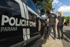PCPR e PMPR prendem quatro pessoas durante operação contra o tráfico de drogas em Jacarezinho