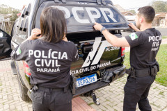 PCPR e PMPR prendem oito pessoas em operação contra o tráfico de drogas em Colombo