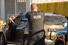 PCPR e PMPR prendem em flagrante homem por roubo ocorrido em Curitiba 