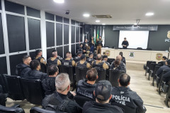 PCPR e PMPR prendem 20 pessoas em operação contra organização criminosa ligada ao tráfico de drogas no Centro de Curitiba  