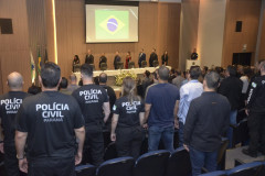 PCPR realiza entrega de medalhas de serviço policial para servidores em Curitiba    