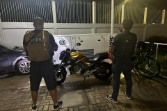 PCPR prende homem e apreende motocicleta em Matinhos