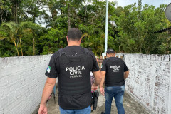 PCPR e PCSC prendem condenado por roubo e furto ocorridos em Pontal do Paraná