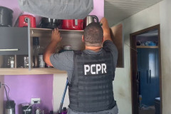 PCPR prende quatro pessoas em operação deflagrada em Antonina  