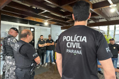 PCPR e PMPR prendem duas pessoas em operação que apura homicídio tentado ocorrido em Pontal do Paraná