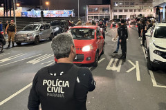 https://www.policiacivil.pr.gov.br/Noticia/PCPR-participa-da-Operacao-Lei-Seca-em-Curitiba