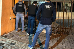 PCPR apreende celulares, joias e veículo em cumprimento de mandado contra suspeito de estelionato em Curitiba