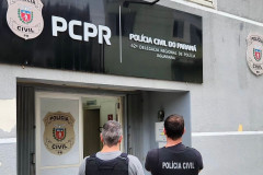  Polícia Civil do Paraná (PCPR) prendeu dois homens que estavam foragidos por diferentes crimes. Eles foram capturados nesta segunda-feira (17) em Jaguariaíva, na região dos Campos Gerais.