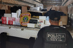 PCPR e PF prendem dois homens em flagrante por descaminho e apreendem celulares contrabandeados em Corbélia