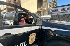 PCPR promove reencontro de criança com policial que a salvou de engasgo em São José dos Pinhais