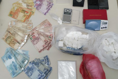 PCPR prende dupla suspeita por tráfico de drogas e impede entrega a usuário