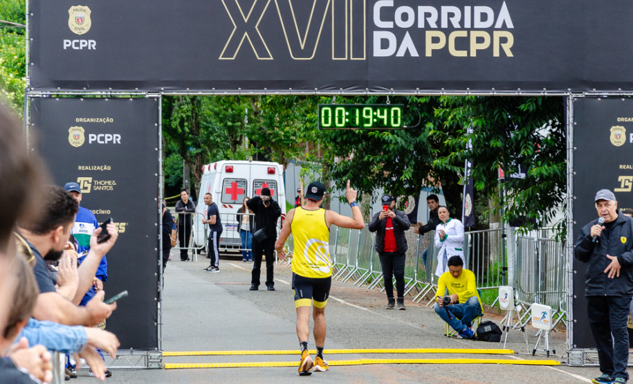 Mais de mil pessoas participam da 17ª Corrida da PCPR