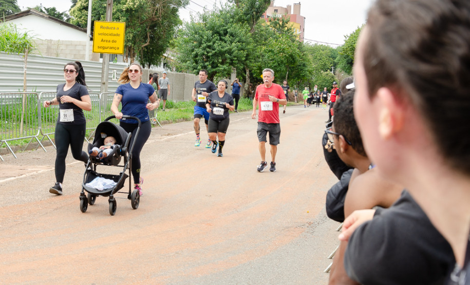 Mais de mil pessoas participam da 17ª Corrida da PCPR