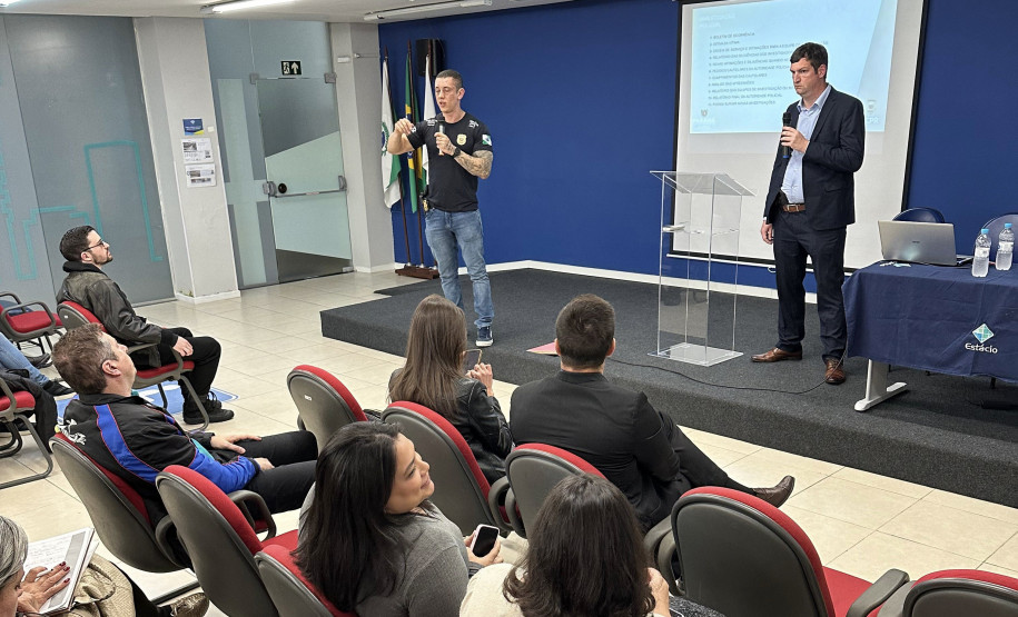 PCPR ministra palestra para estudantes em faculdade de Curitiba