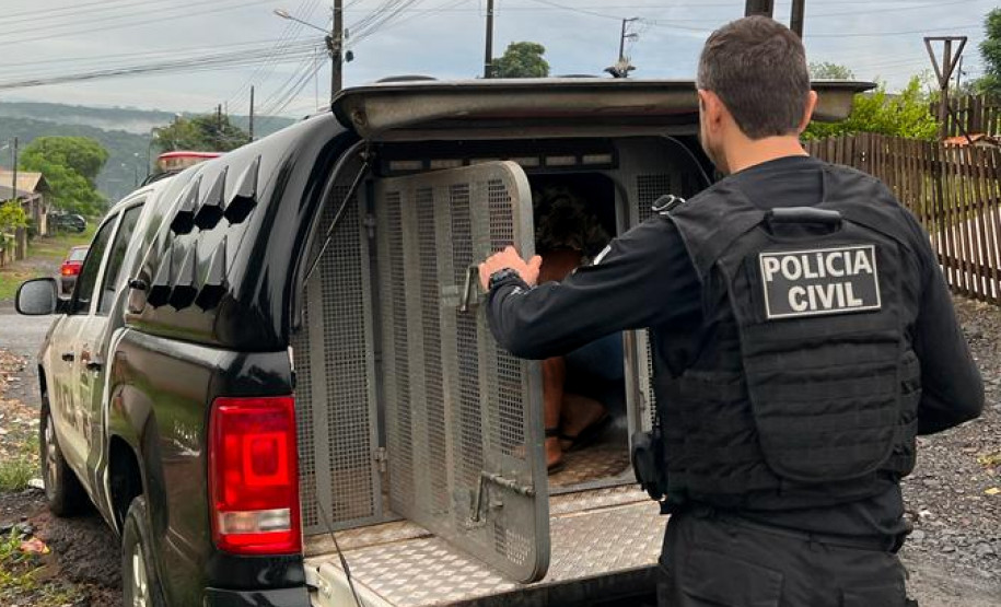 PCPR e PMPR prendem homem em flagrante por tráfico de drogas em Cascavel