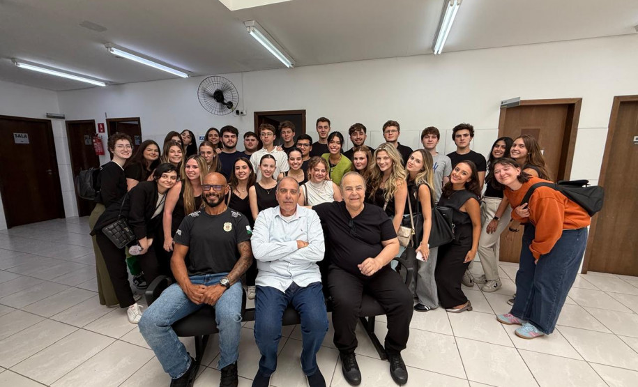 PCPR recebe alunos de Direito para visita técnica na Central de Flagrantes