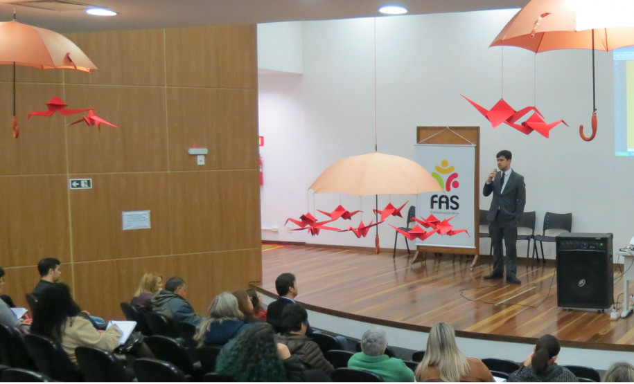 PCPR faz ações de prevenção à violência contra crianças e adolescentes no Estado PCPR faz ações de prevenção à violência contra crianças e adolescentes no Estado