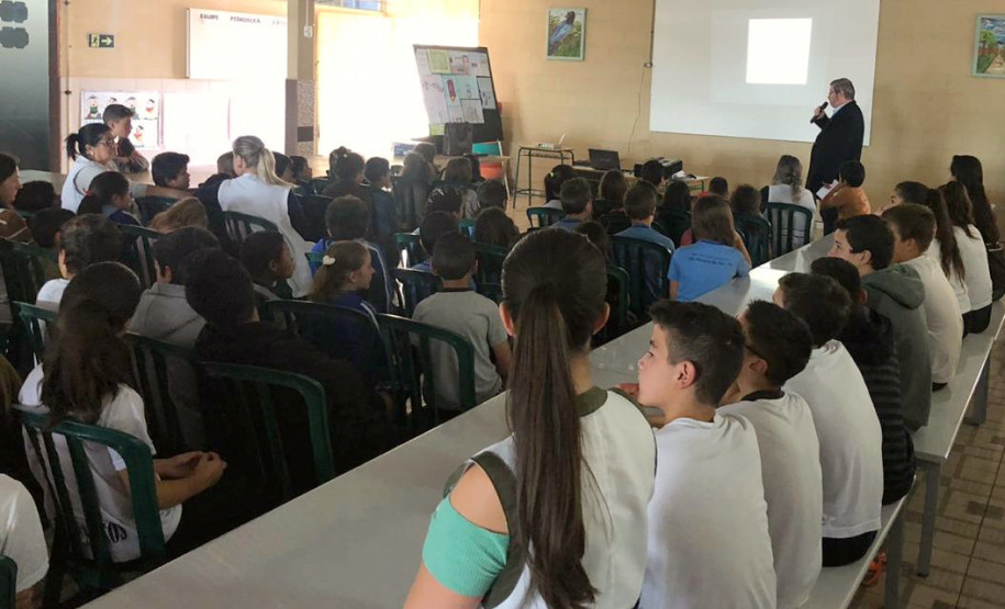 Ação da PCPR na campanha “Junho – Paraná sem drogas” inclui palestras em 21 cidades Ação da PCPR na campanha “Junho – Paraná sem drogas” inclui palestras em 21 cidades