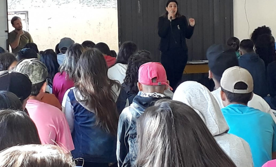 Ação da PCPR na campanha “Junho – Paraná sem drogas” inclui palestras em 21 cidades Ação da PCPR na campanha “Junho – Paraná sem drogas” inclui palestras em 21 cidades